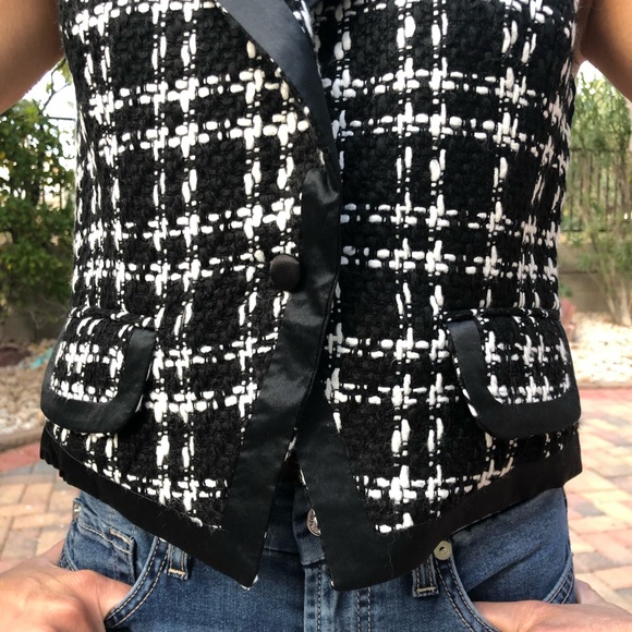 Vest - Picture 6 of 7